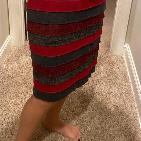 NWOT Stizzoli sweater and skirt set gray and red - Picture 6 of 9